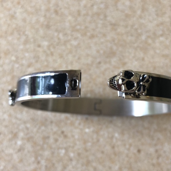 RARE David Sigal Happy Skull black enamel bangle bracelet - Picture 11 of 12